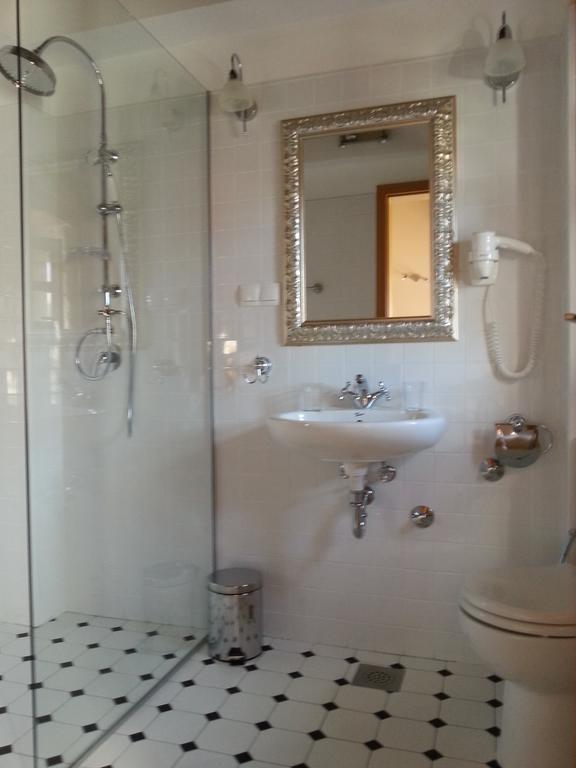 Apartamento Dvori Svetog Mihaela Šibenik Habitación foto