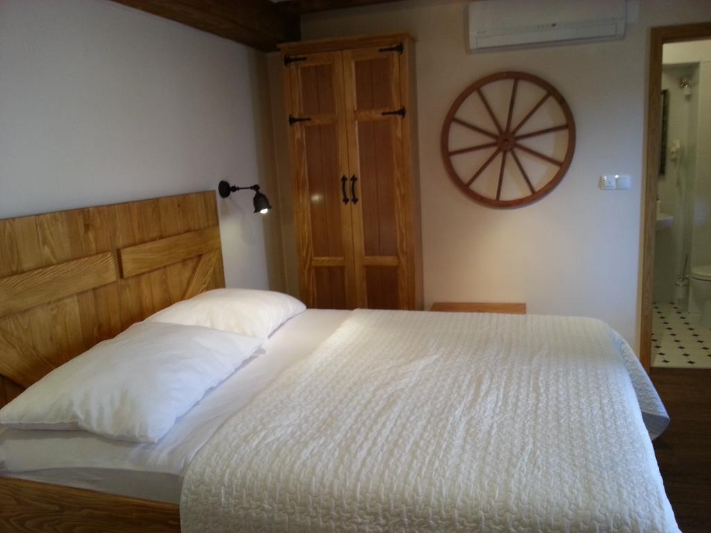 Apartamento Dvori Svetog Mihaela Šibenik Habitación foto