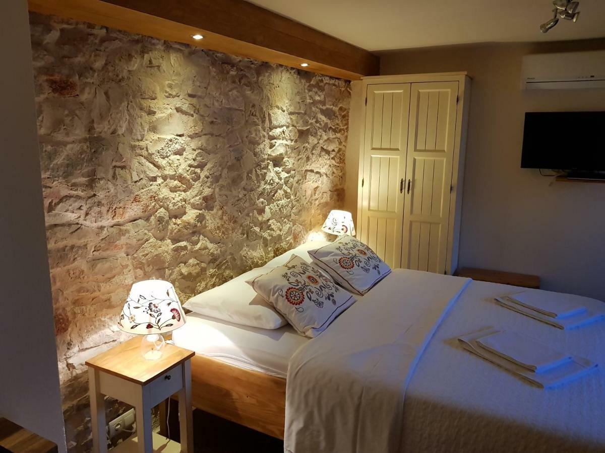 Apartamento Dvori Svetog Mihaela Šibenik Exterior foto