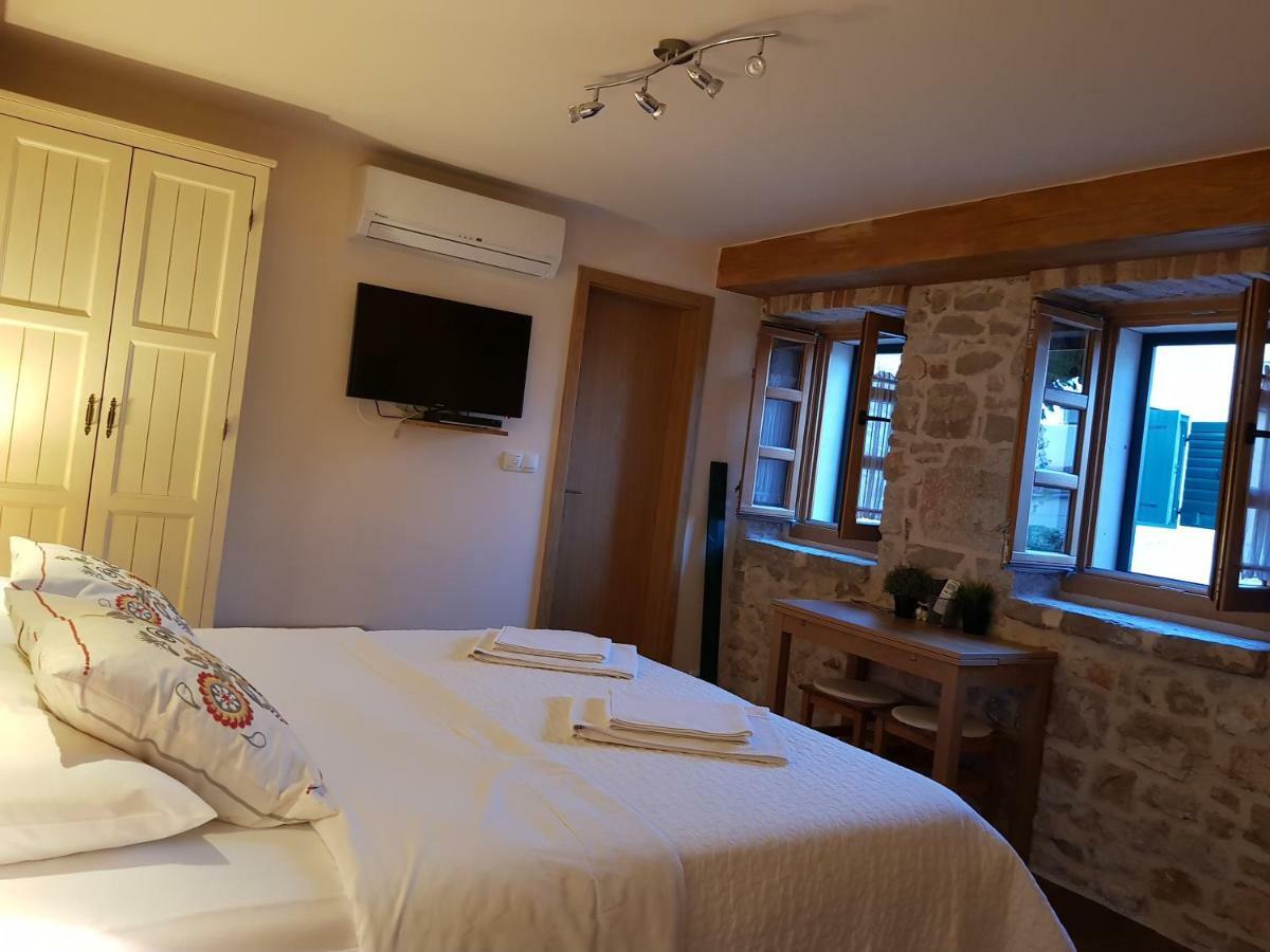 Apartamento Dvori Svetog Mihaela Šibenik Exterior foto